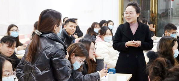 子洲 专家指导+名师授课+培优补弱+日清月结的教学模式