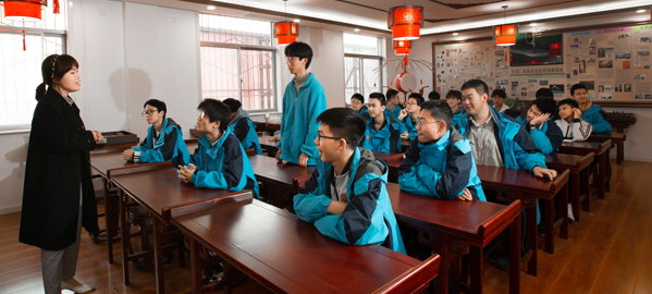 子洲 分类教学，因材施教，采取“一类一方案、一人一目标”的教学方法